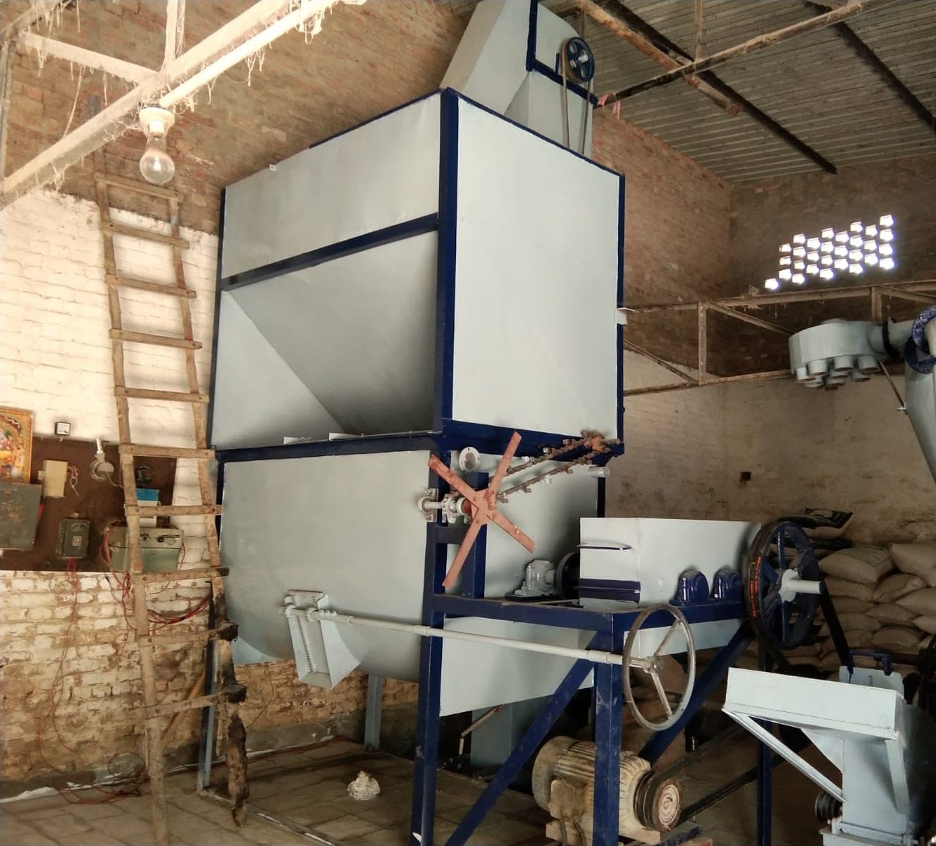 Mixer and hopper at the Milk Kranti feed plant